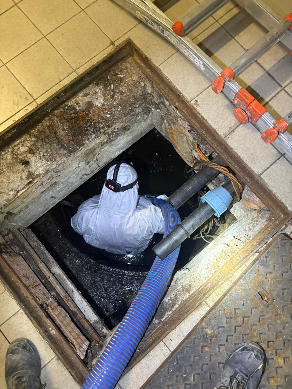 Disostruzione fognatura Hotel River Trastevere — autospurgo Centro Roma Hydroedil Service